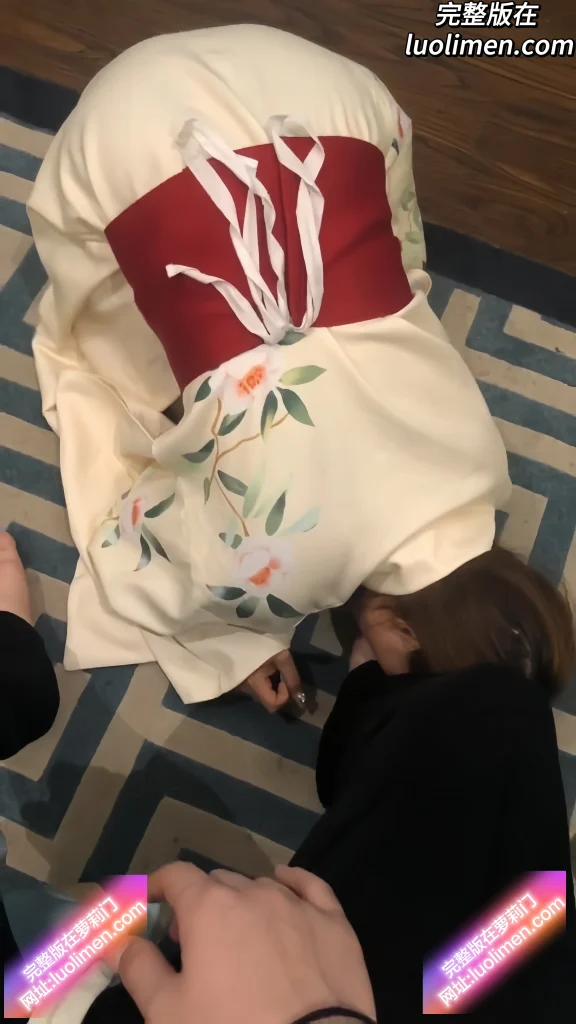 图片[7]-推特黑白dom老Zz 最新私拍合集 极限SM调教萝莉御姐人妻教师母狗 捆绑鞭打灌肠舔脚多场景-萝莉门 LUOLIMEN